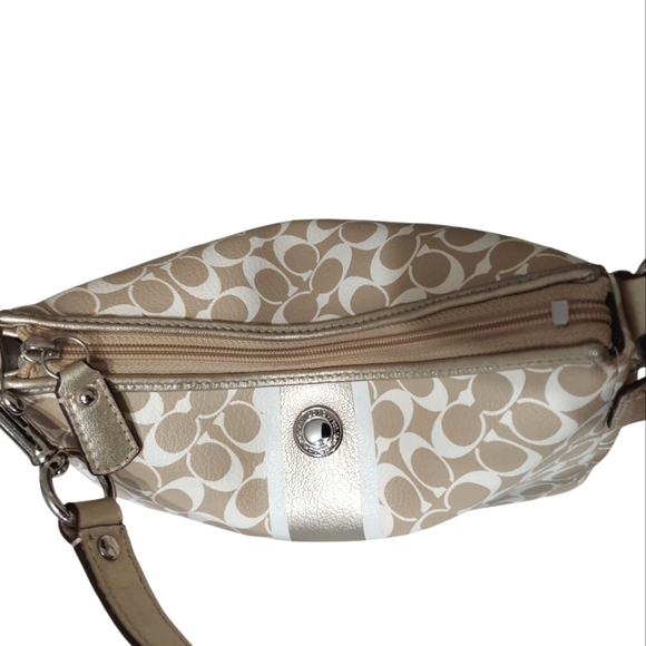 Coach Mini Shoulder Bag With Original Hangtag LIKE NEW - Picture 11 of 15